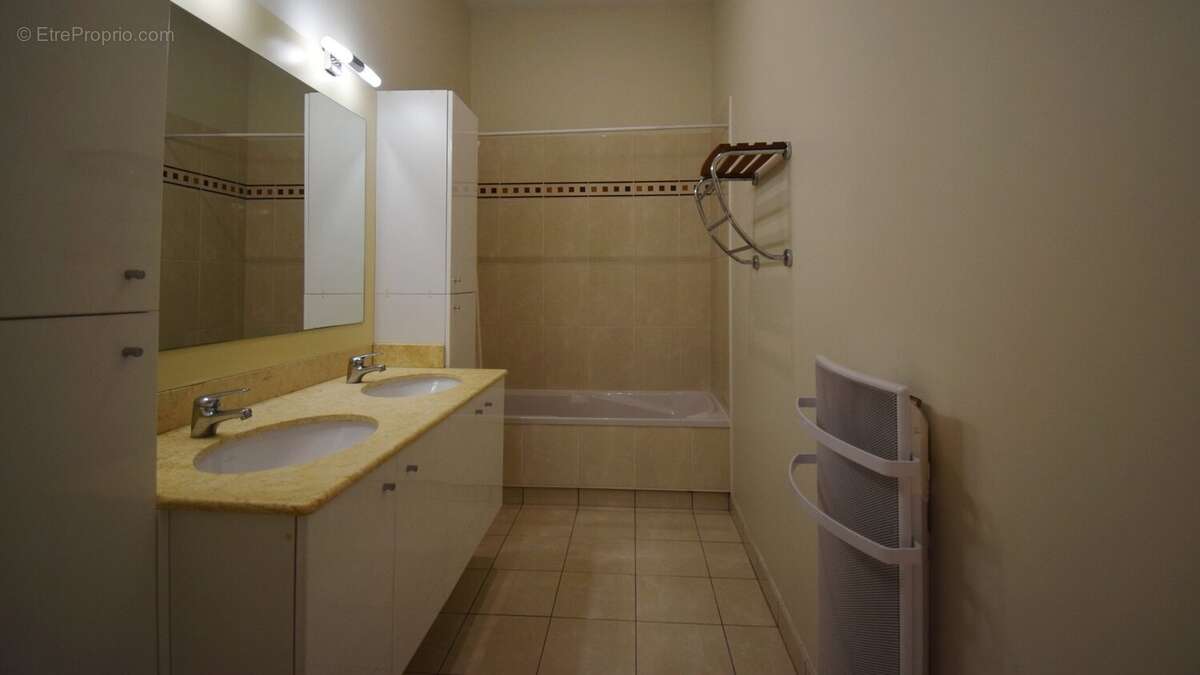À VENDRE - Appartement T5 122,89 m² avec terrasse proche des Parcs - photo 11