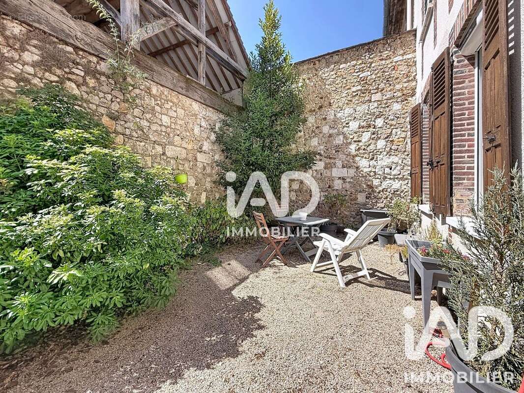 Appartement 94 m² à Sens  - photo 3