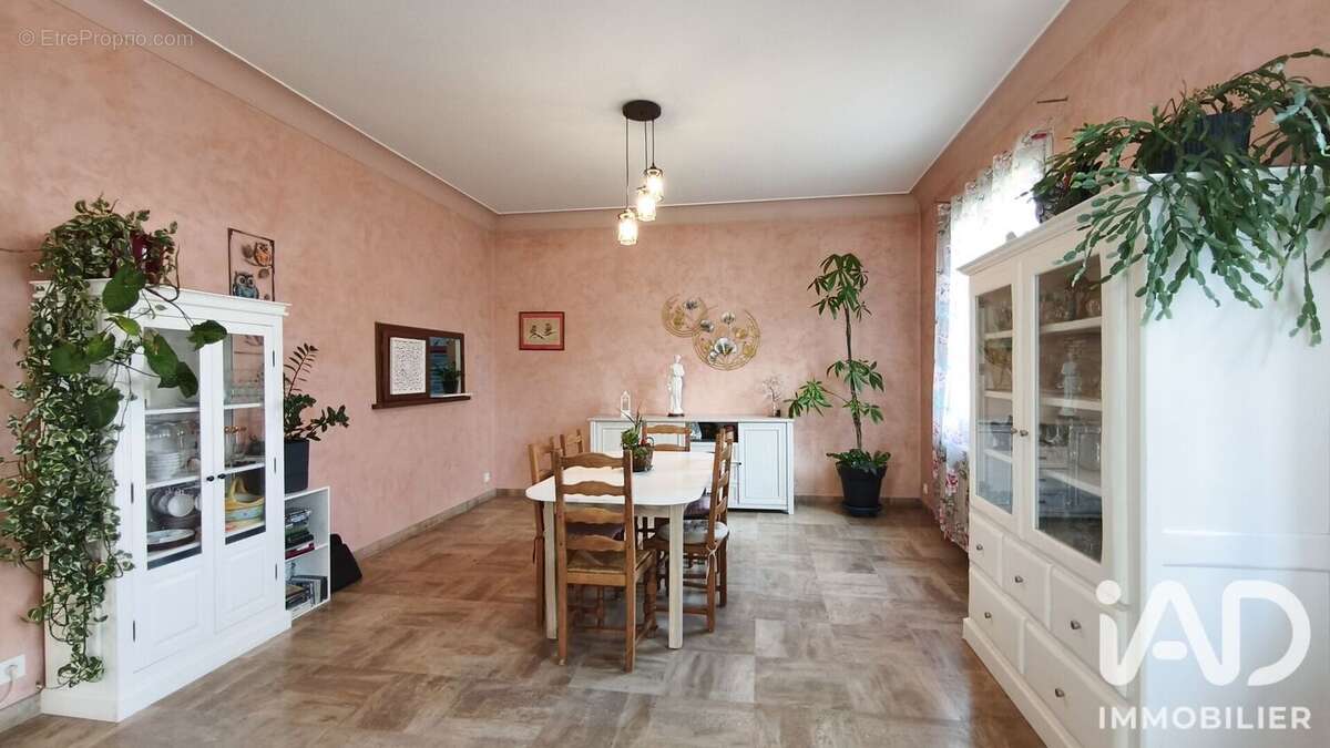 Maison 238 m² à Craponne-Sur-Arzon  - photo 4