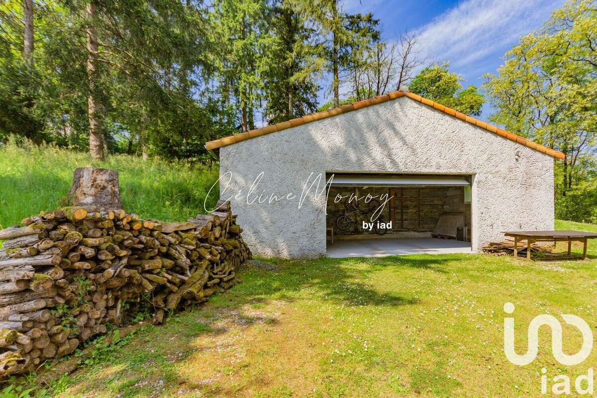 Photo 8 - Maison à SAINT-HILAIRE-LE-VOUHIS