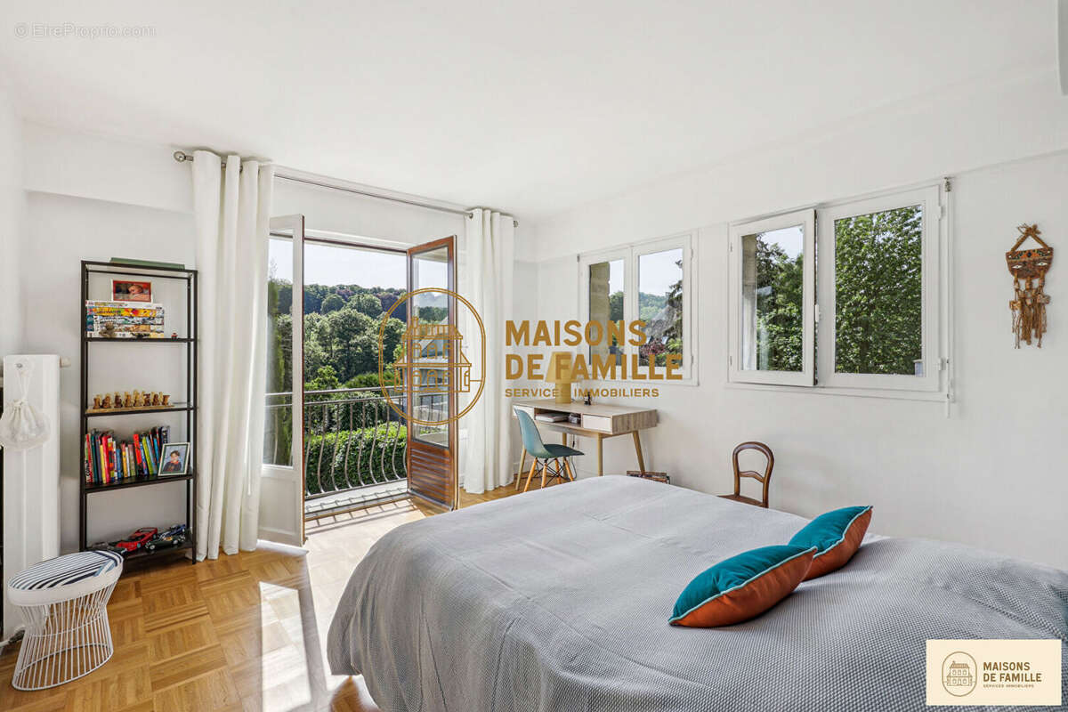 Maison à LA CELLE-SAINT-CLOUD