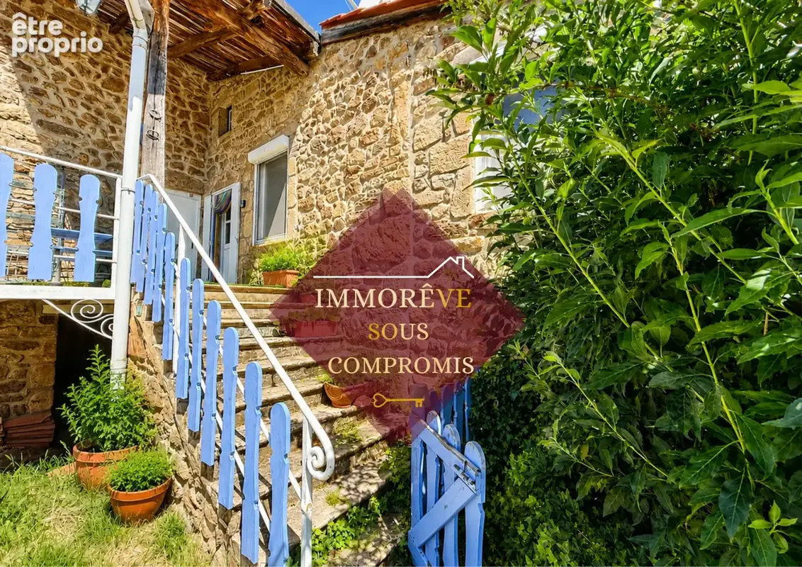 Maison à MACLAS