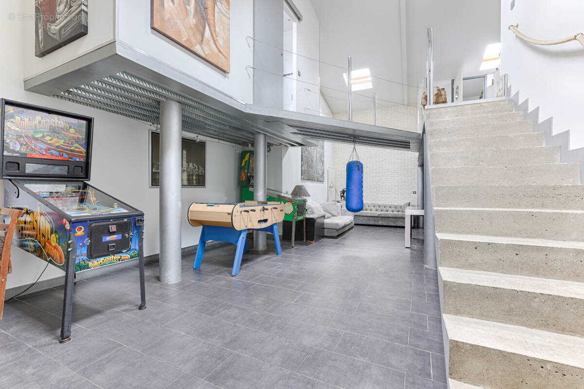 Autre à ASNIERES-SUR-SEINE