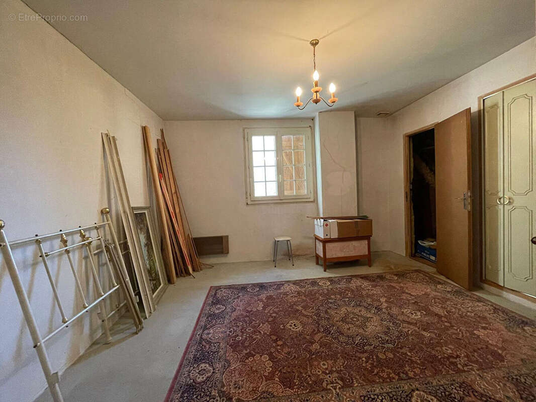 Maison à NEUILLY-SAINT-FRONT