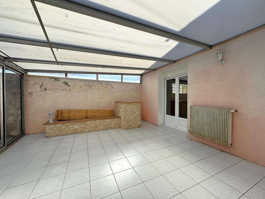   - Maison à THOUARS