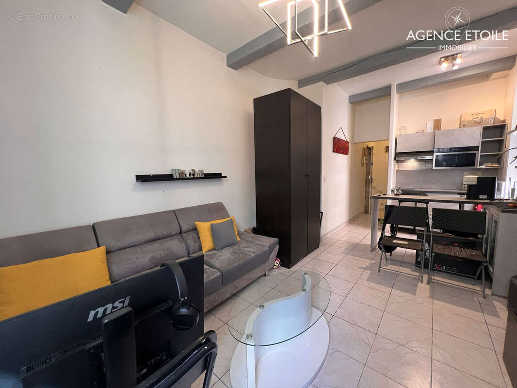 Appartement à MARSEILLE-1E