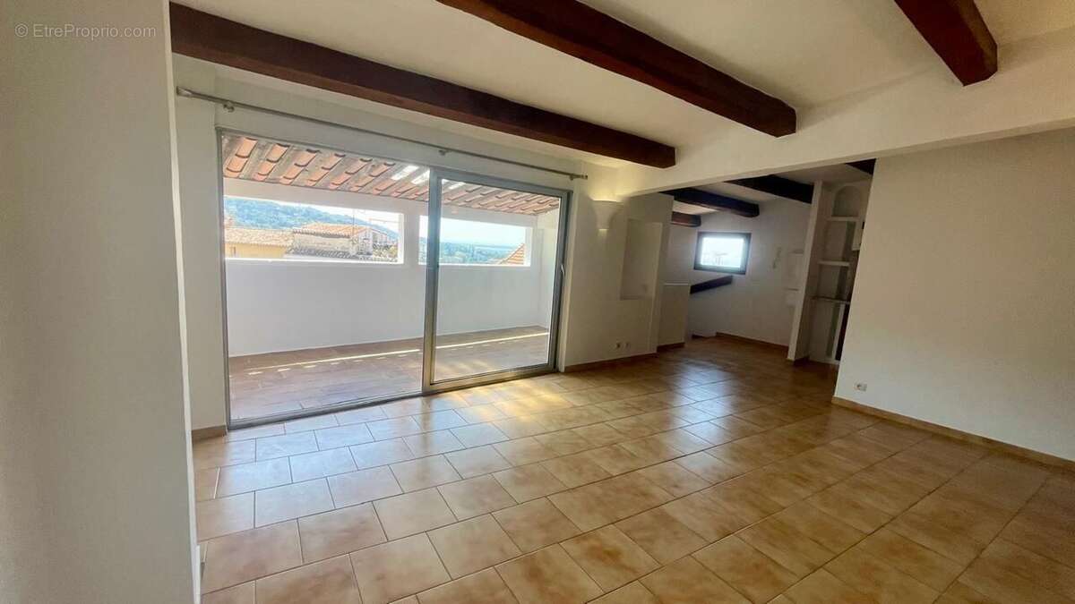 Appartement 75 m² à Le Cannet  - photo 2