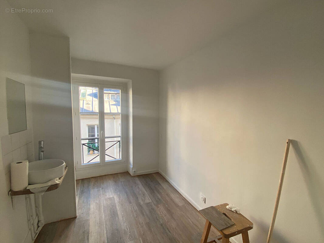 Appartement à PARIS-1E