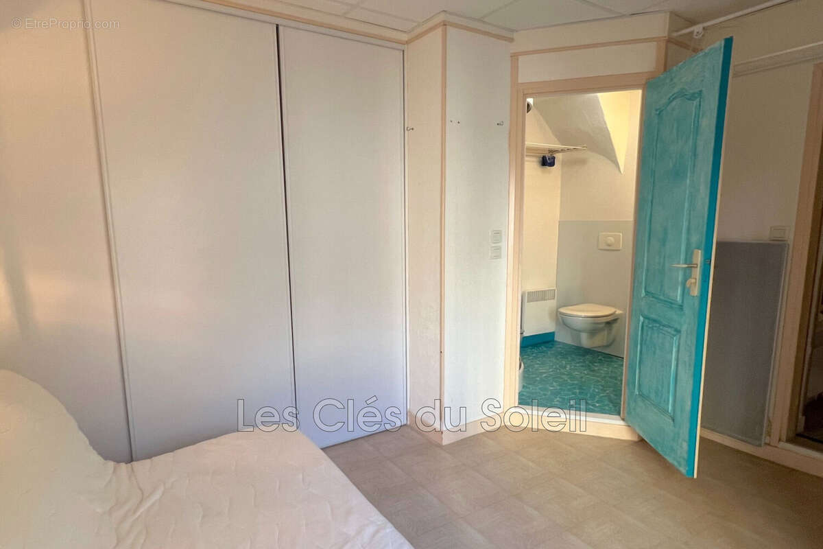 Maison 50 m² à Le Revest-Les-Eaux  - photo 7