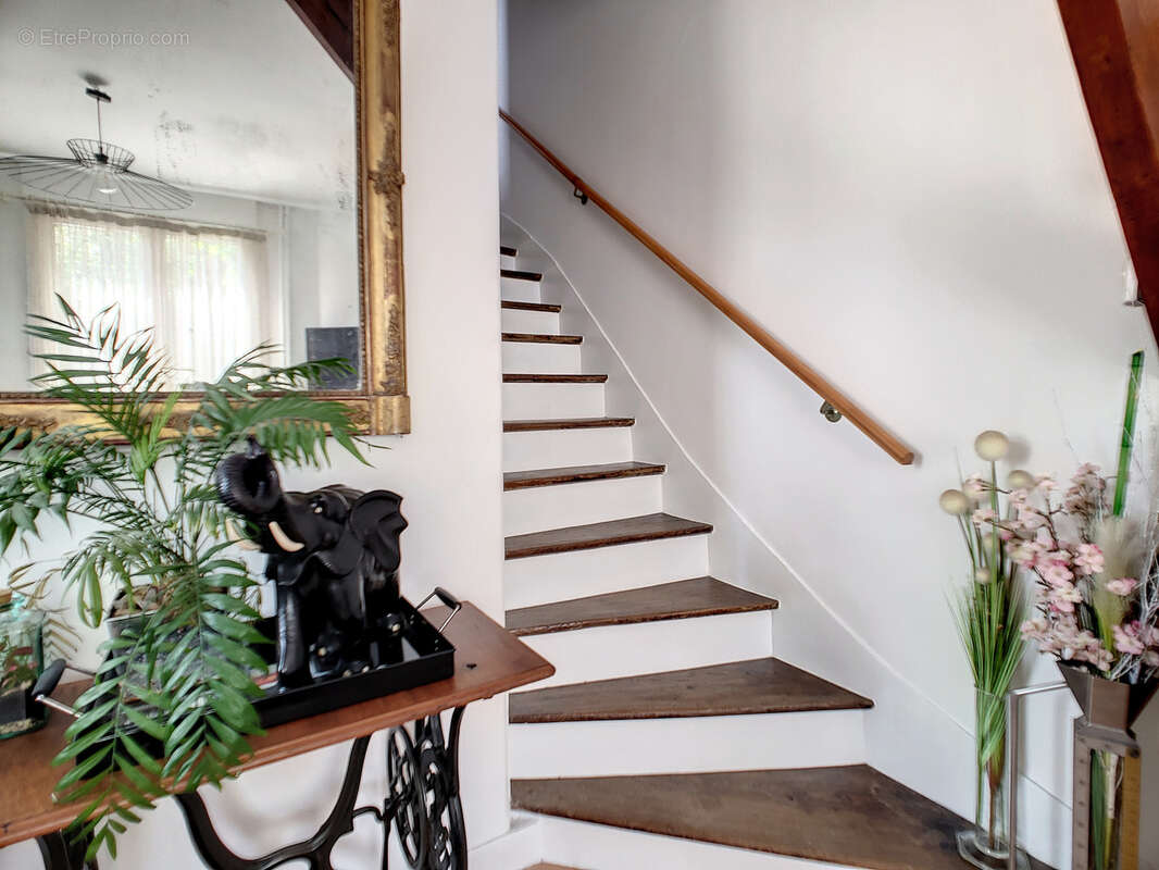 Maison à SAINT-MAUR-DES-FOSSES