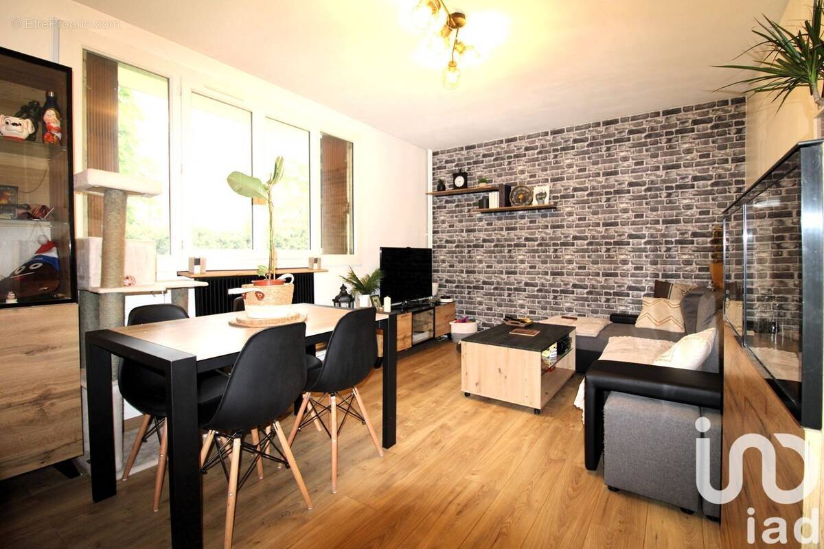 Photo 1 - Appartement à COMBS-LA-VILLE