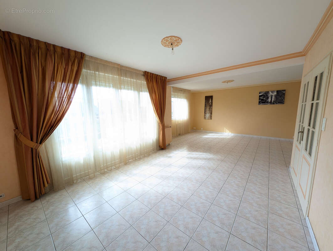 NOUVEAUTÉ   Maison familiale avec beau potentiel au cœur de Janzé - photo 5