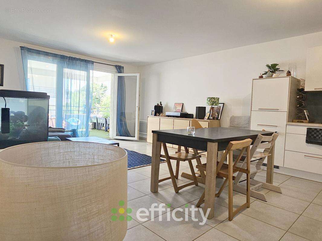 Appartement à MARSEILLE-9E