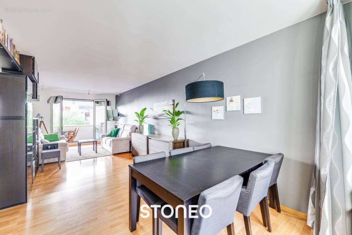 Appartement à PARIS-14E