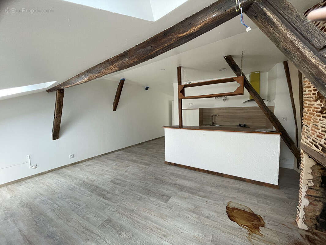 Appartement à SAINT-LEONARD-DE-NOBLAT
