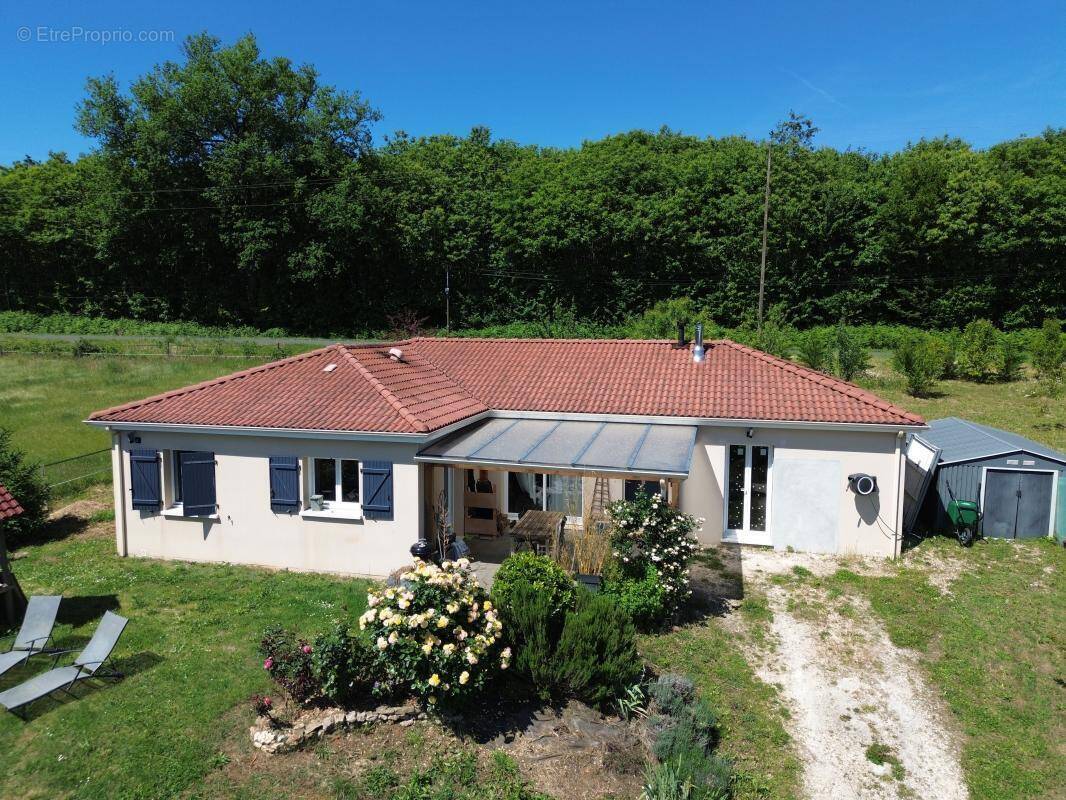 Maison à SAINT-MICHEL-DE-VILLADEIX
