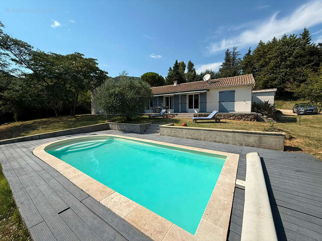 Maison de plain-pied de 132,17 m² avec piscine, 3 Chambres et terrain de 3 490 m² - photo 4