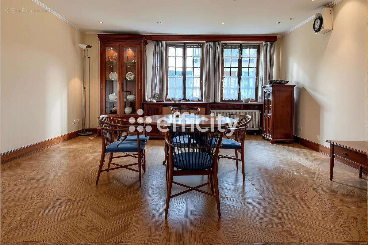 Maison à LONGNY-AU-PERCHE