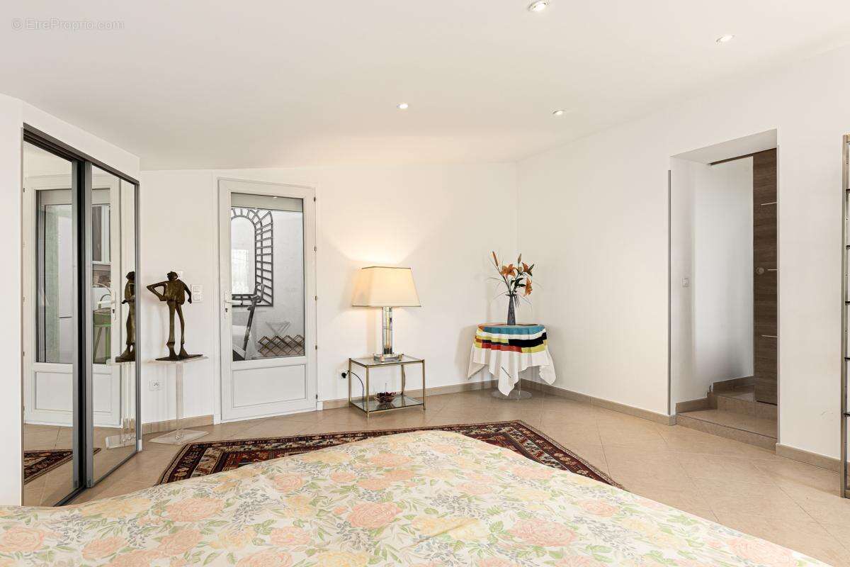 Appartement à LE CANNET