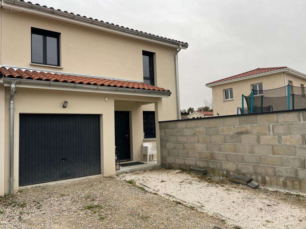 Maison à PONT-DE-CHERUY