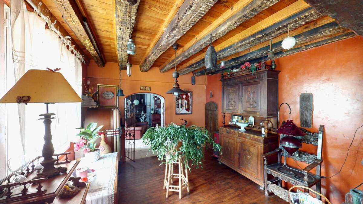 Maison à REBAIS