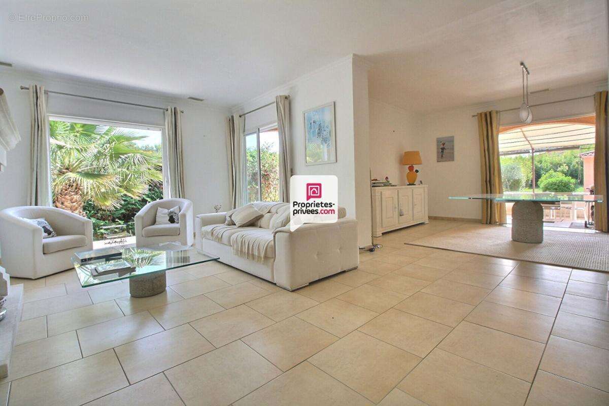 Maison à SAINT-THEODORIT