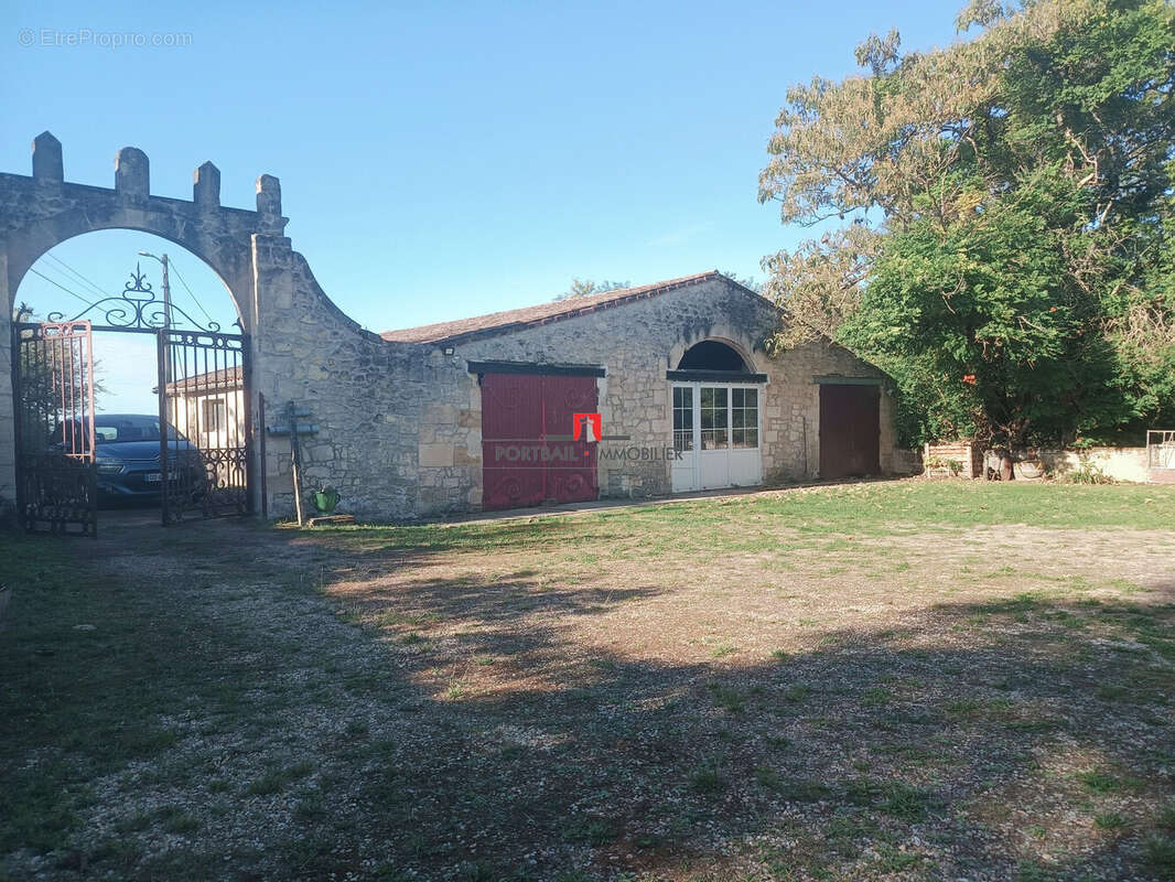 Maison à TAURIAC