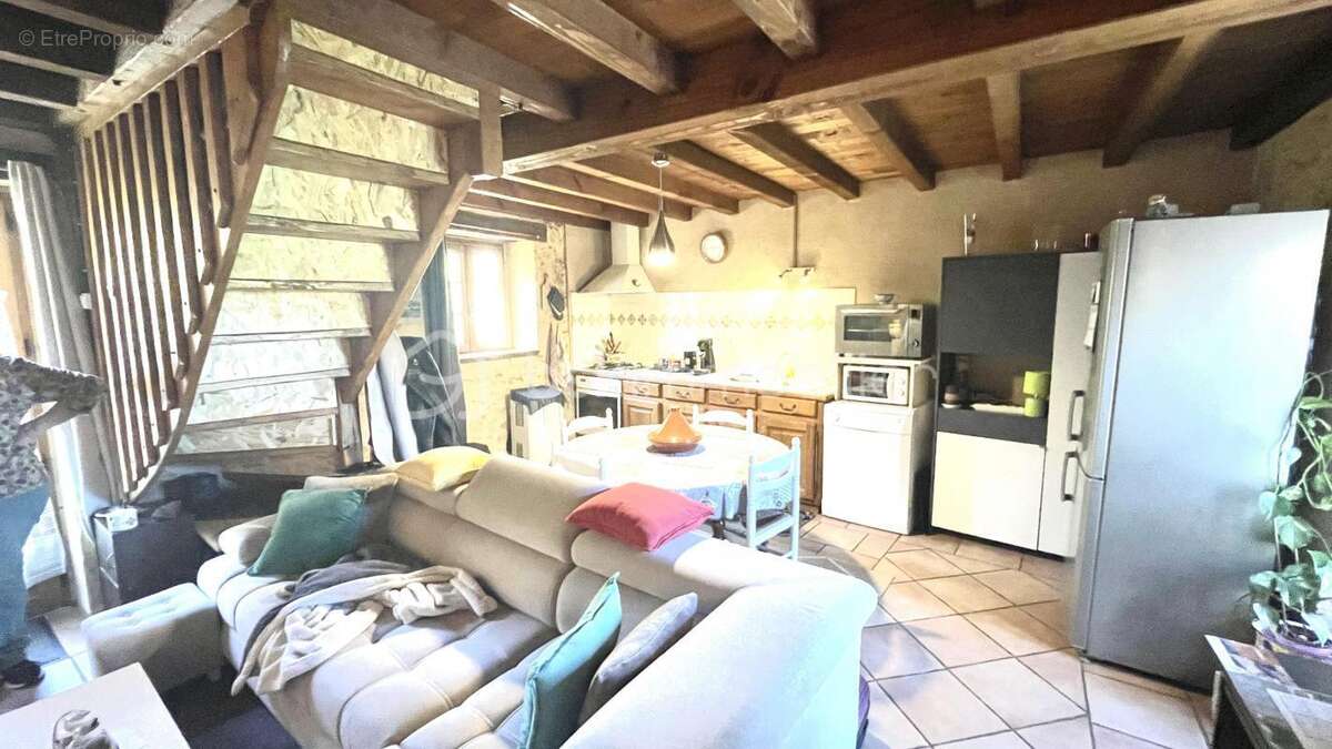 Ensemble de cinq maisons toutes louées - photo 8