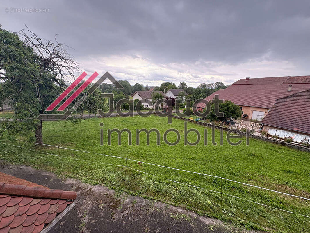 Maison 230 m² à Champagnole  - photo 2