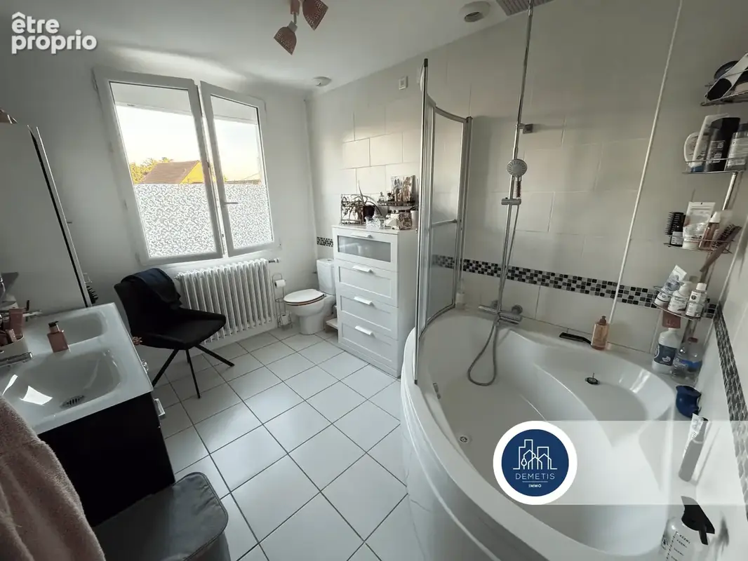 COUP DE CŒUR   Maison rénovée avec jardin & garage - Riffaudières - photo 14