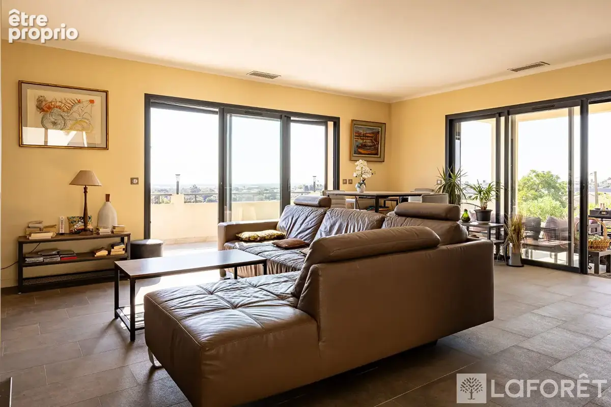 Villa de plain-pied récente Borgo 5 pièce(s) 135 m2 - photo 3