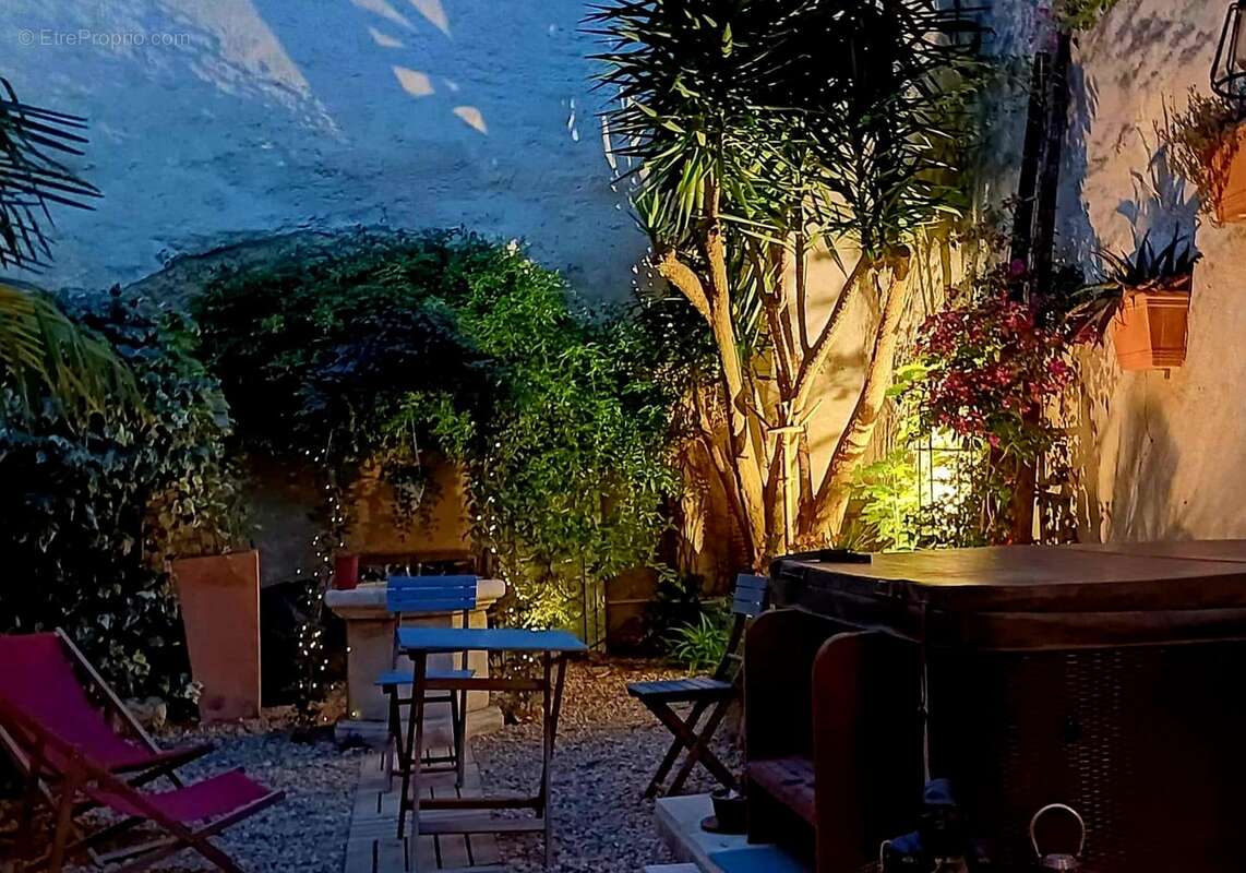 Très belle maison de ville de caractère. - photo 10