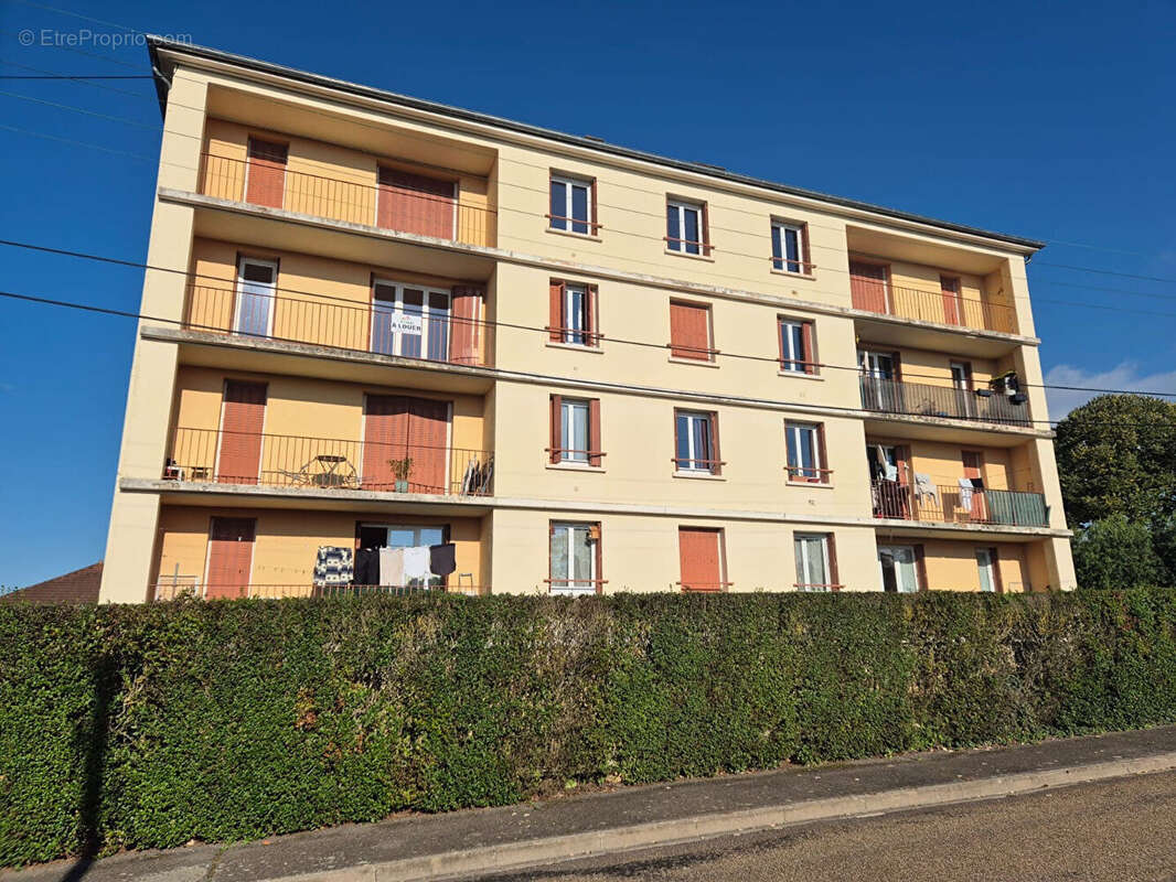 Appartement à PARAY-LE-MONIAL