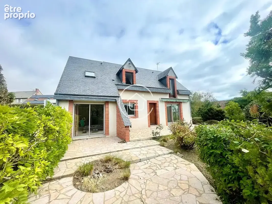 Maison à LA CHAUSSEE-SAINT-VICTOR