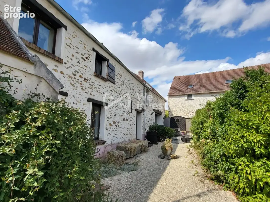 Maison 7 pièces 208 m² à vendre à Choisy-En-Brie (77320) - photo 1