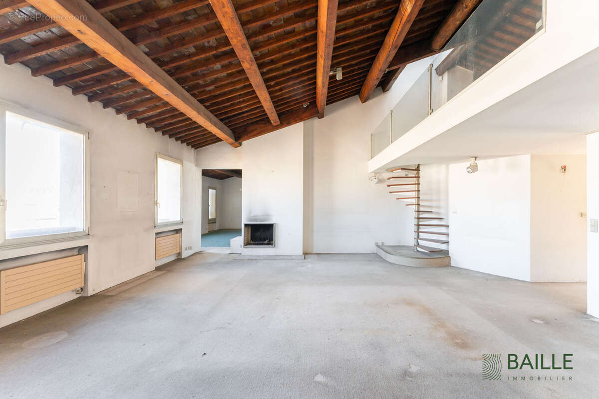 Appartement à MARSEILLE-6E