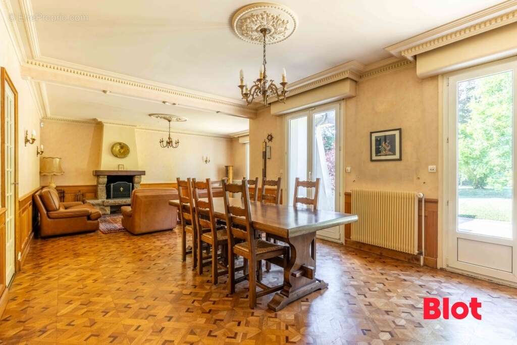 Maison 161 m² à Saint-Gilles  - photo 2