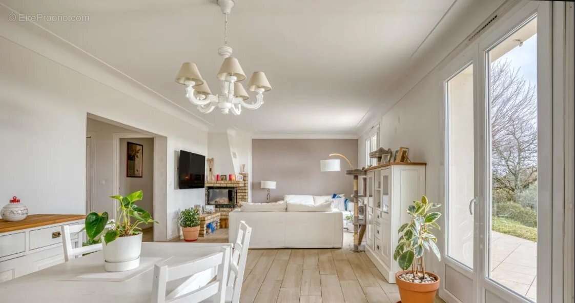 Maison à MONFLANQUIN