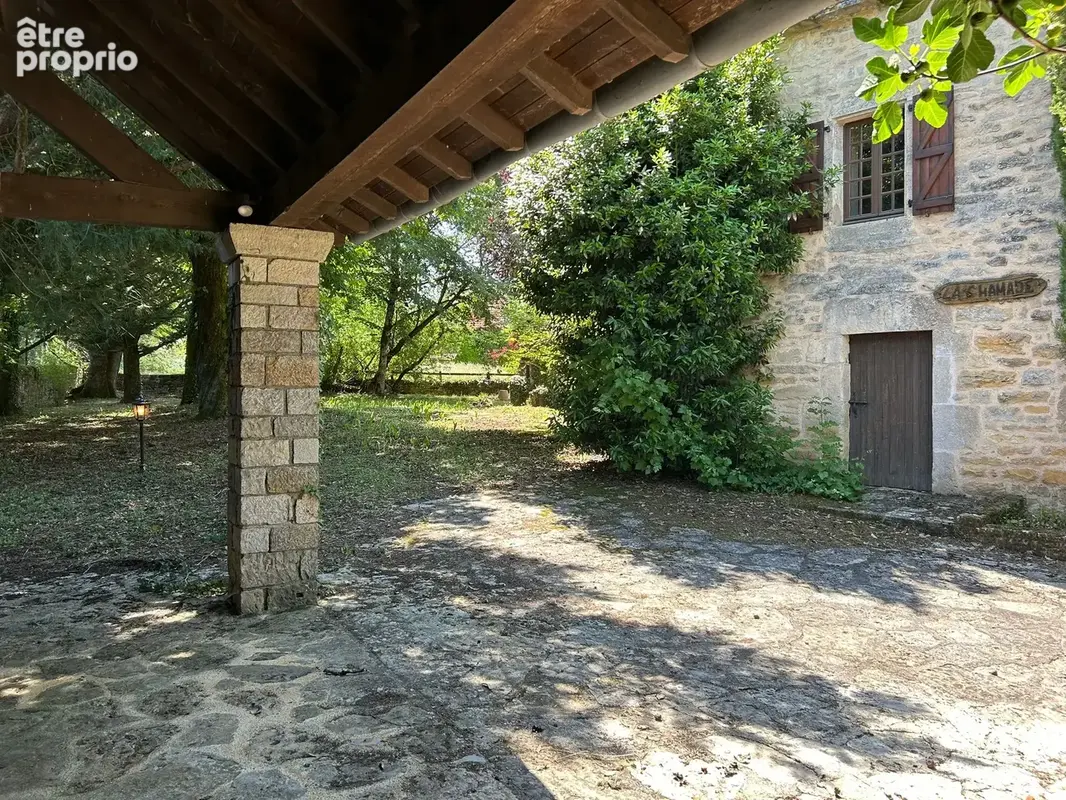 Maison familiale en pierre avec terrain attenant - photo 4