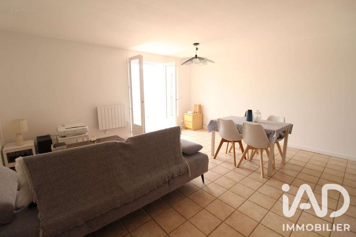 Photo 2 - Maison à MONTIGNY-LES-CORMEILLES