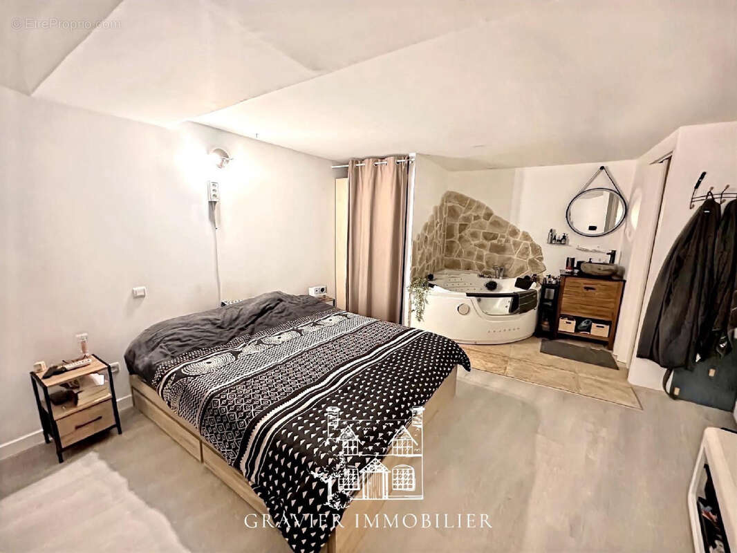 Maison à LA VALETTE-DU-VAR