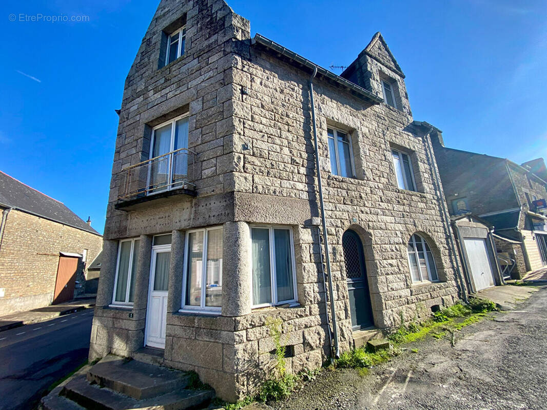 Maison à ROZ-SUR-COUESNON