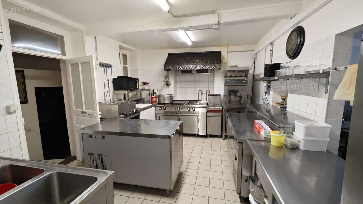 Commerce à VILLENEUVE-SUR-YONNE