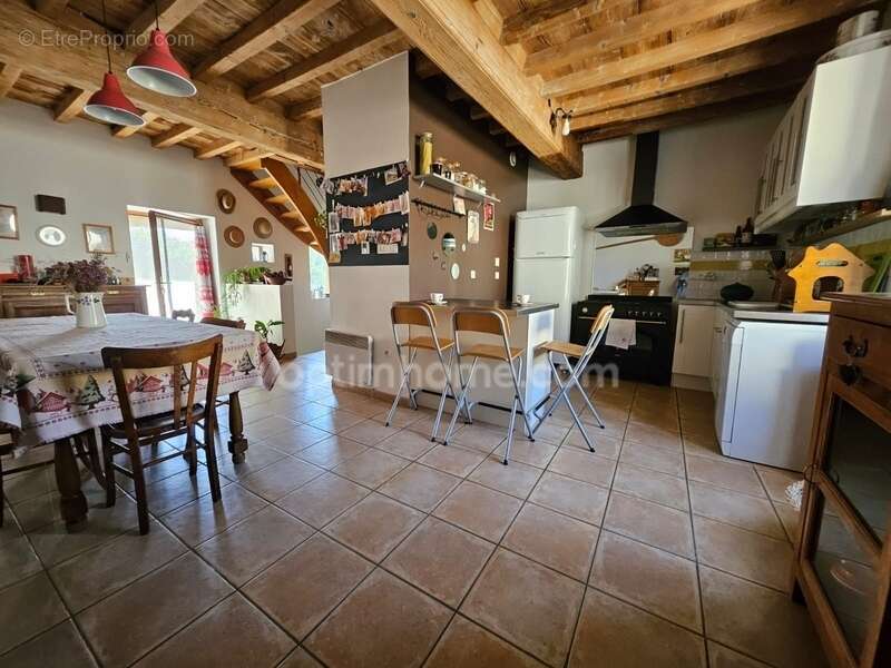 Maison à MONTANAY