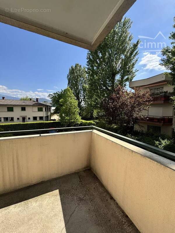 Appartement à MEYLAN