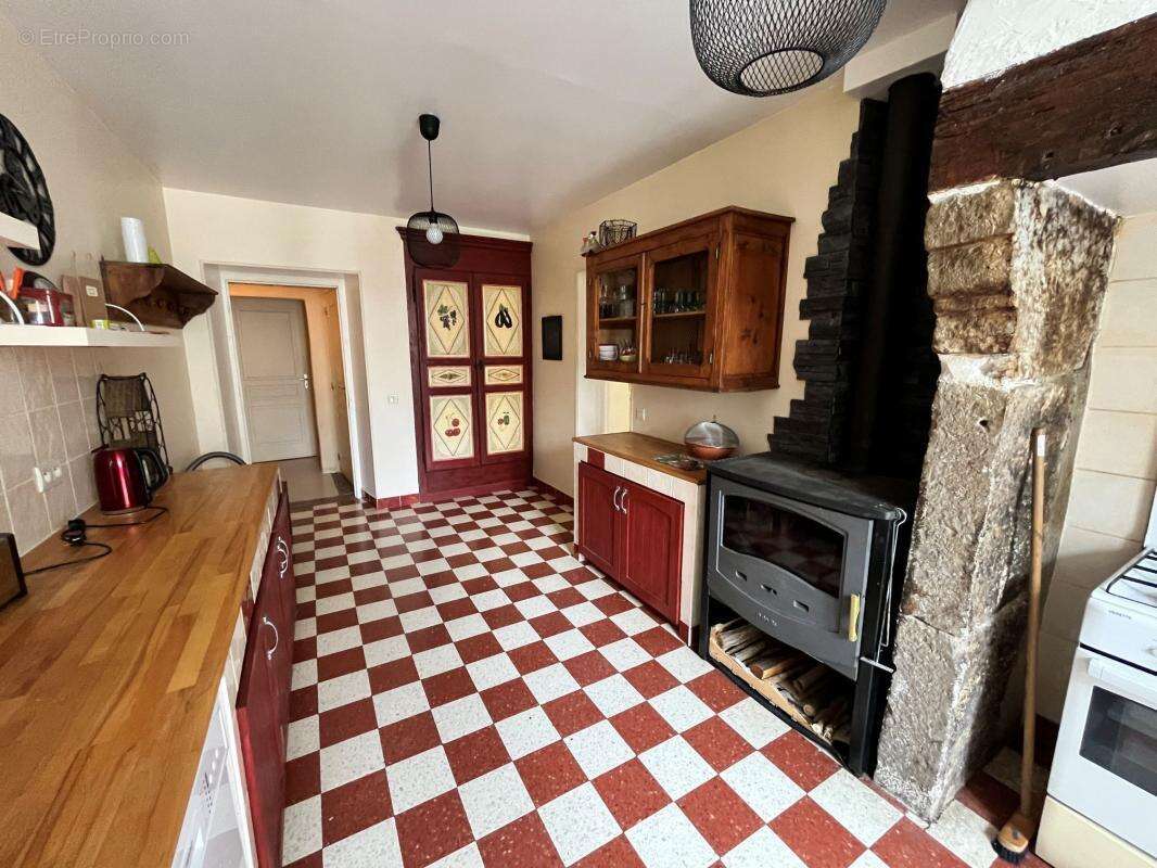 Maison à BERRIAS-ET-CASTELJAU