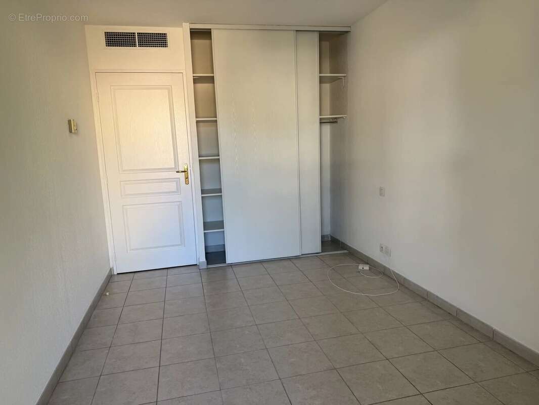 Appartement à VALLAURIS