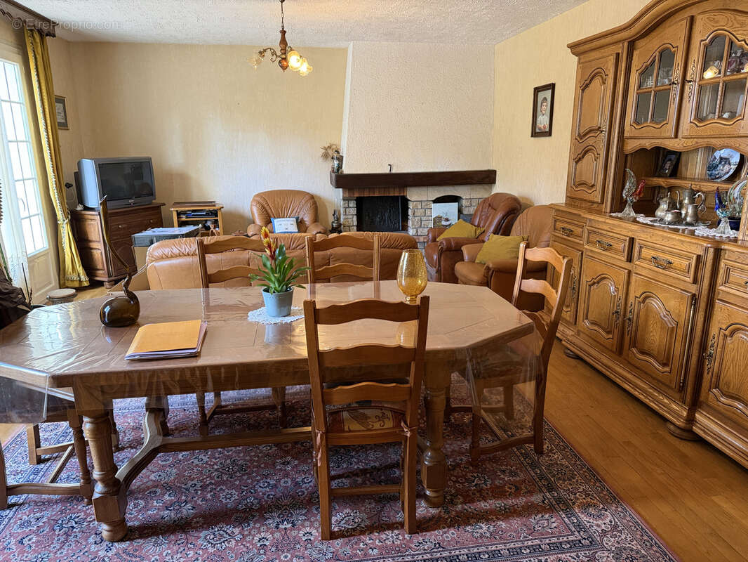 Maison à NEUVIC-ENTIER