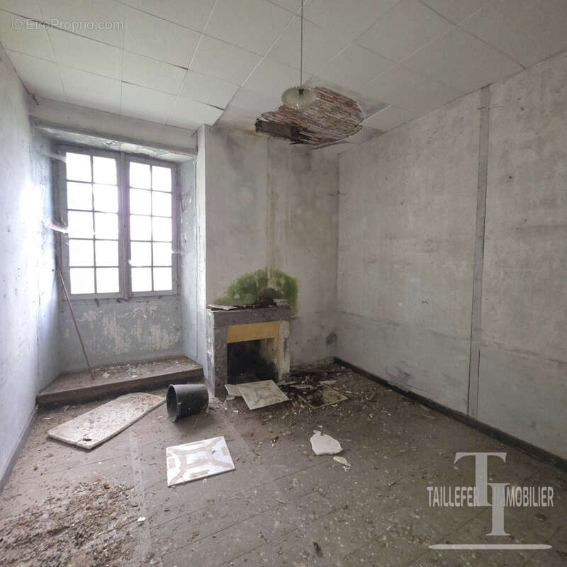 Maison 167 m² à Saint-Astier  - photo 9