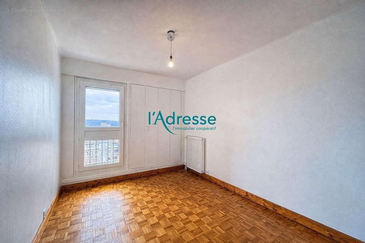 Appartement à NANTERRE